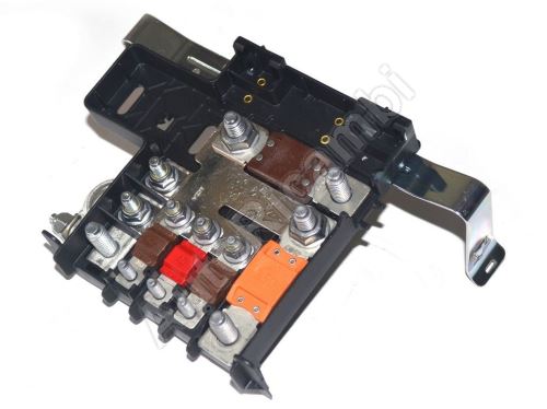 Positive battery terminal (+) Iveco Daily 2006-2012 with fuses