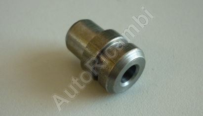 Cylinder head pin Iveco Daily 2.8 with hole for oil